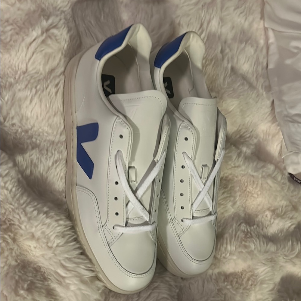 Veja V-12 Men's White and Blue Paros Sneakers